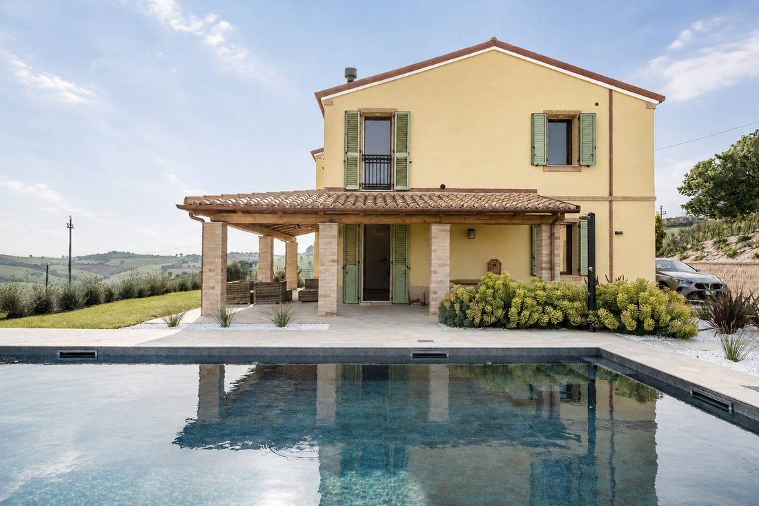 Country House in Montelupone, Marche, Italy 1 - 17971184