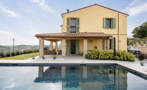 Country House in Montelupone, Marche, Italy 1
