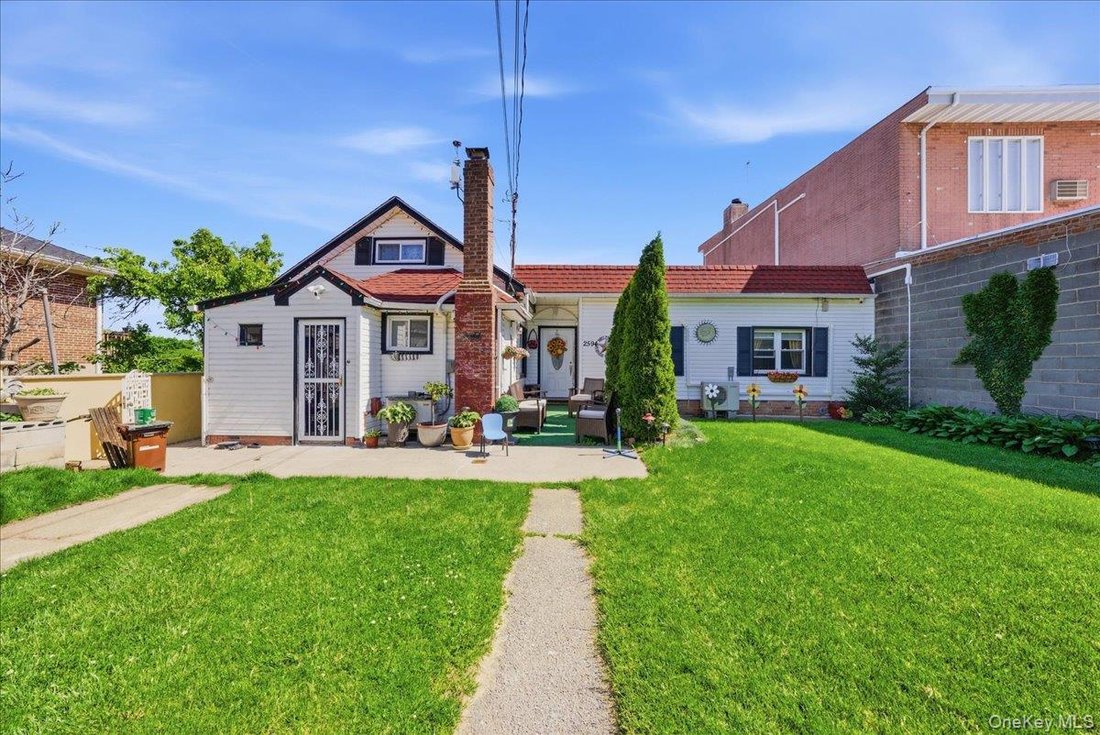 House in New York, New York, United States 1 - 17968999