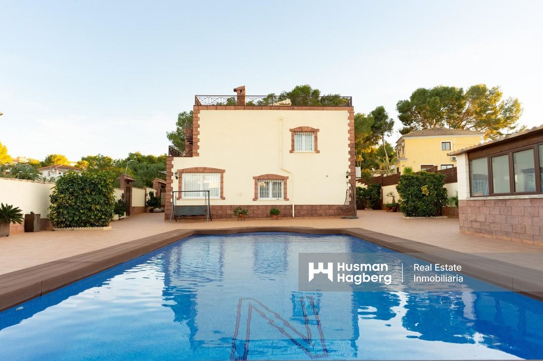 Villa in Torrevieja, Valencian Community, Spain 4 - 15541129