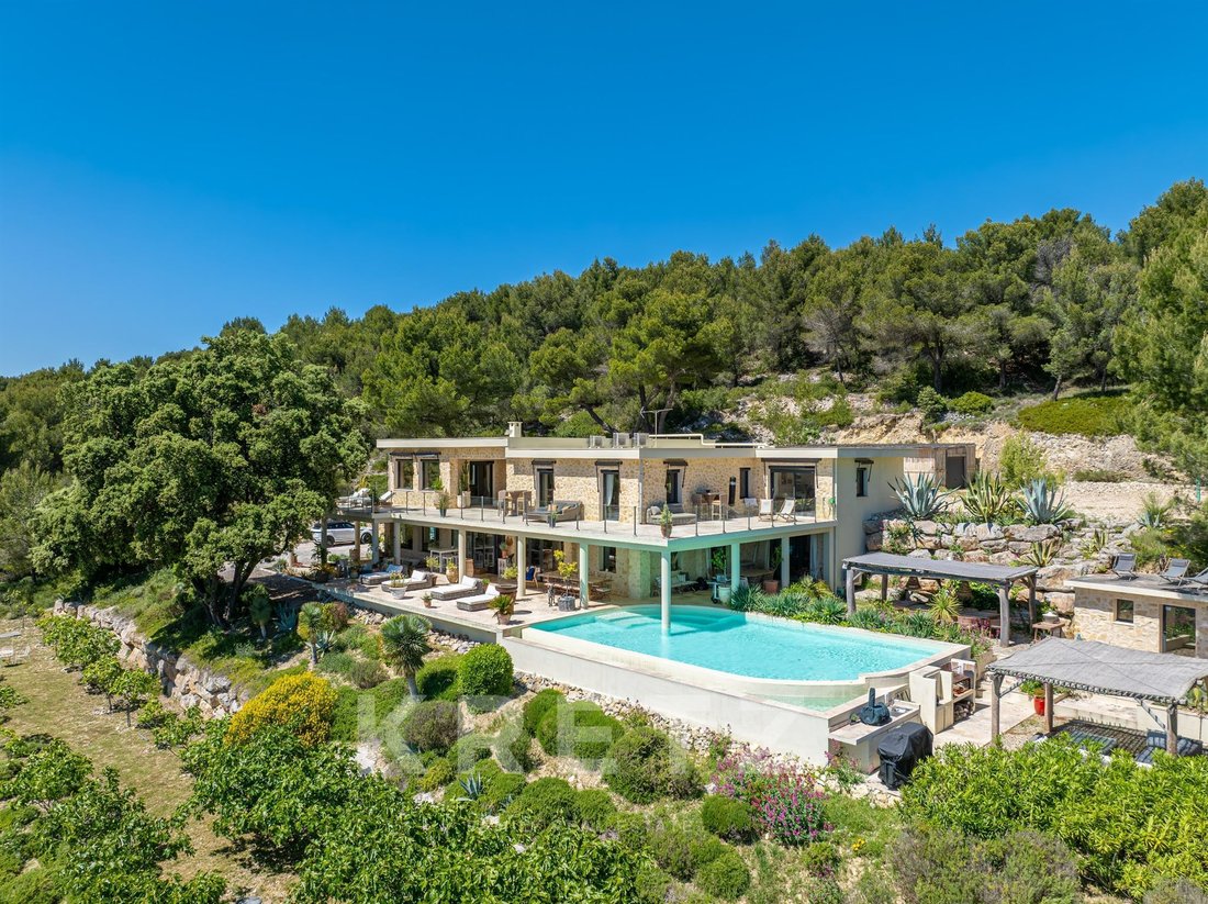 Villa in Le Barroux, Provence-Alpes-Côte d'Azur, France 1 - 17973203