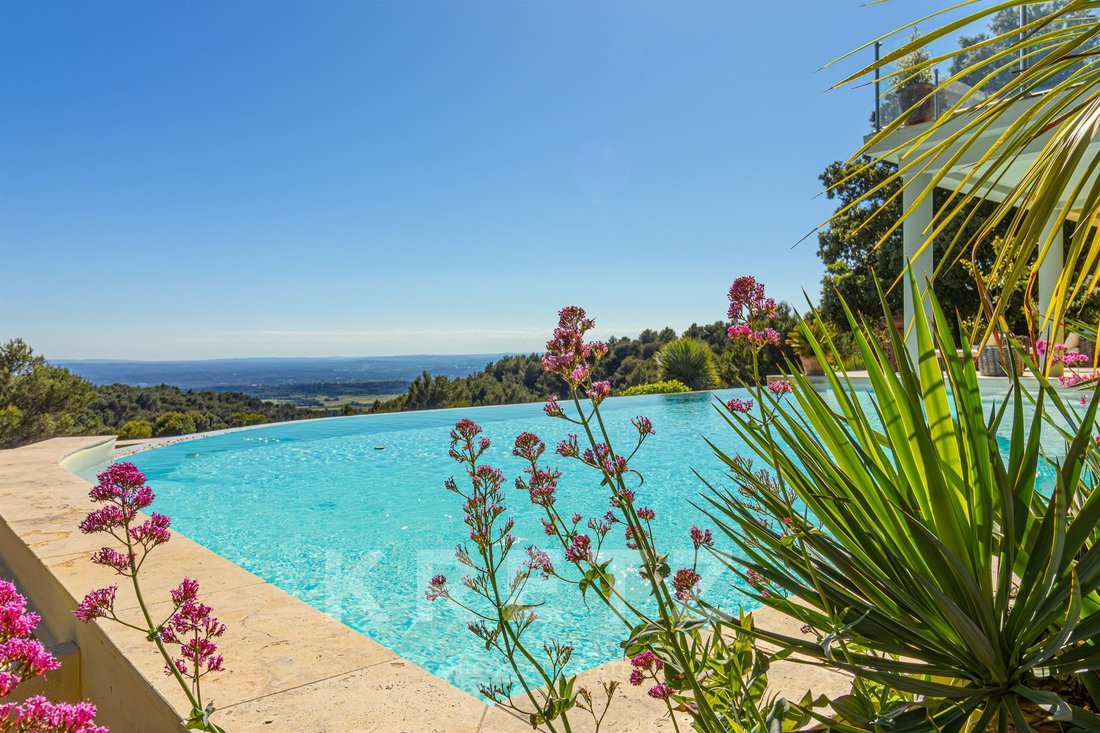Villa in Le Barroux, Provence-Alpes-Côte d'Azur, France 2 - 17973203