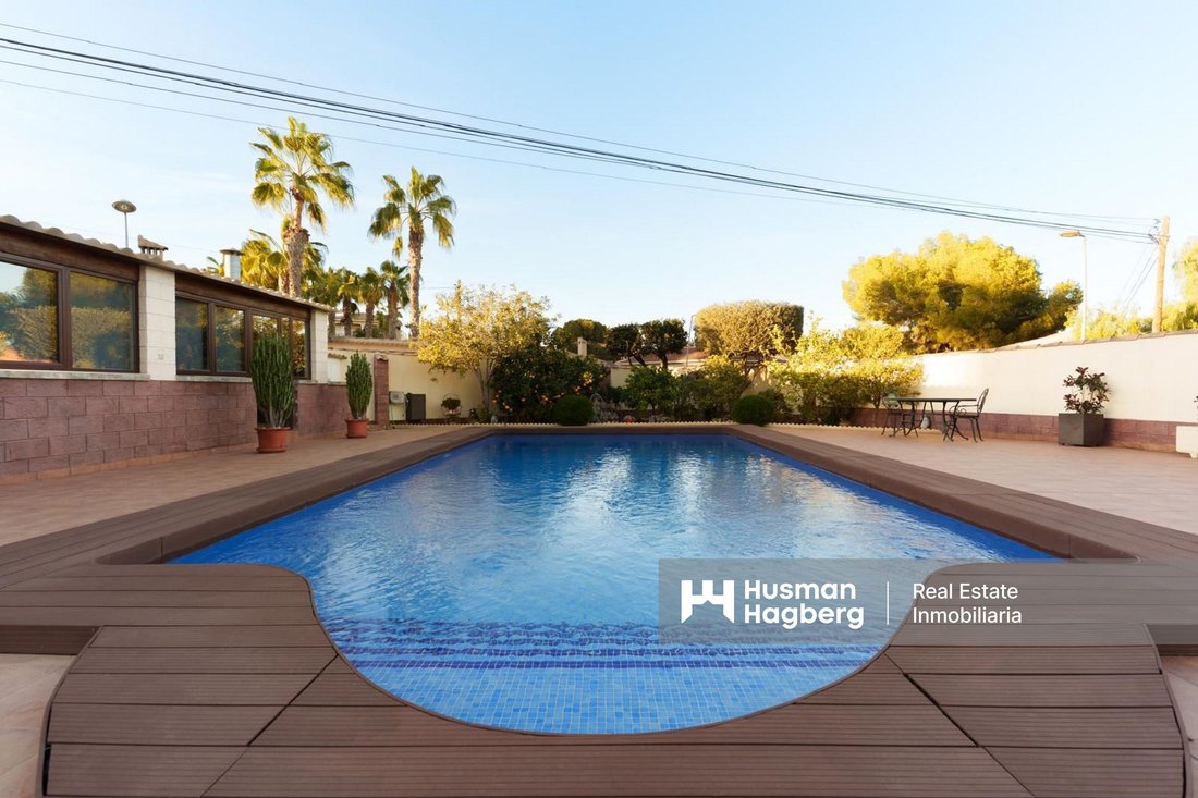 Villa in Torrevieja, Valencian Community, Spain 2 - 15541129