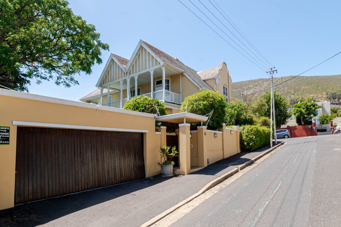 House in Sea Point, Cape Town, South Africa 3 - 17972825