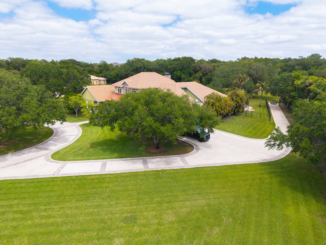 Davie, Florida, United States 4 - 17972784