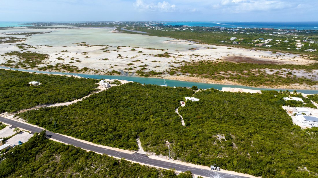 Land in Long Bay Hills, Caicos Islands, Turks and Caicos Islands 2 - 17972944