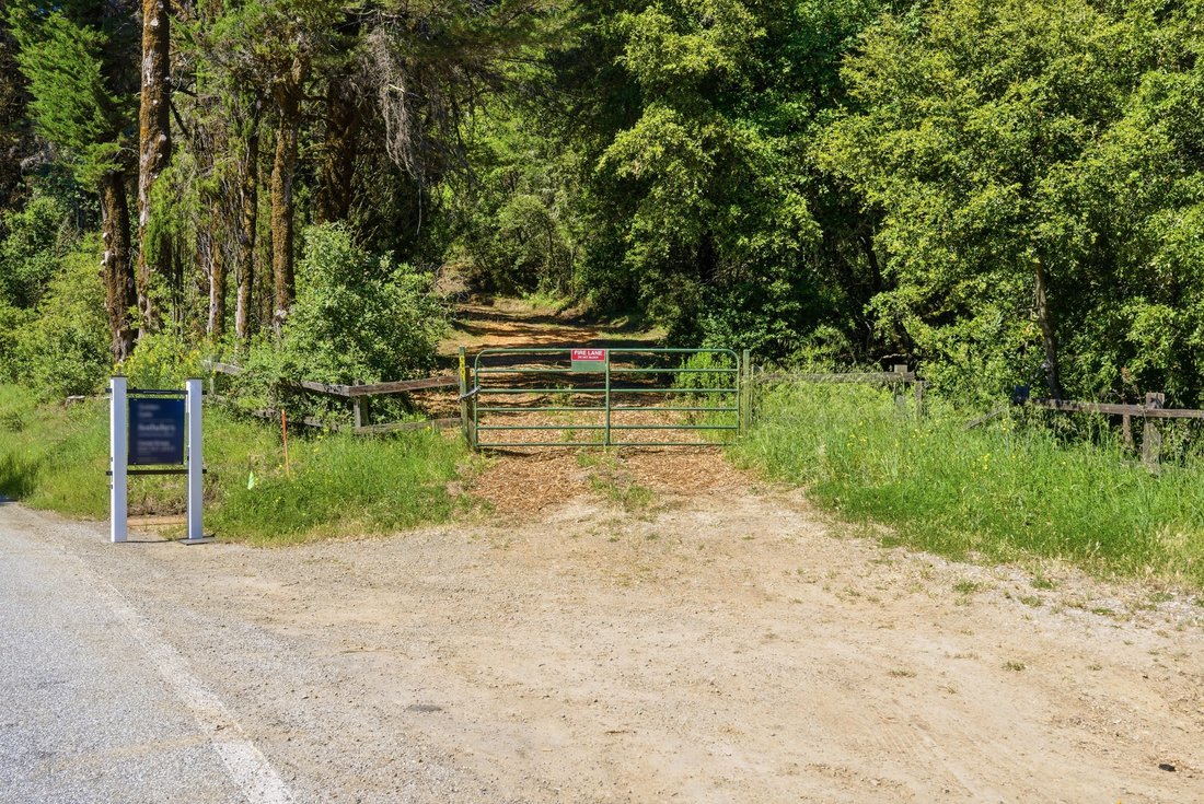 Land in Palo Alto, California, United States 2 - 17972807