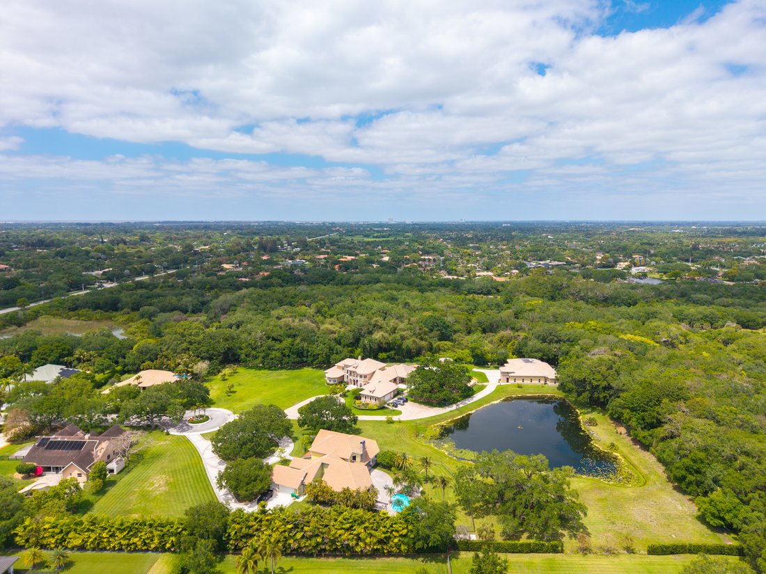 Davie, Florida, United States 3 - 17972784