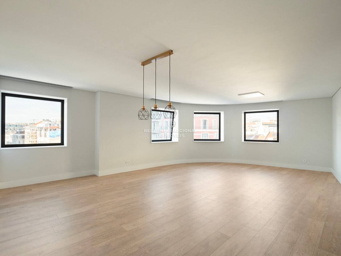 Apartment in Arroios, Lisbon, Portugal 1 - 17972865