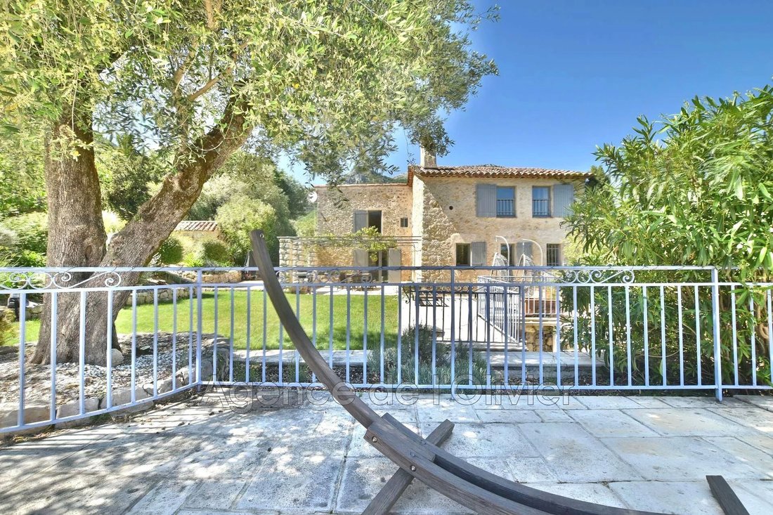 Villa in Le Bar-sur-Loup, Provence-Alpes-Côte d'Azur, France 3 - 17809589