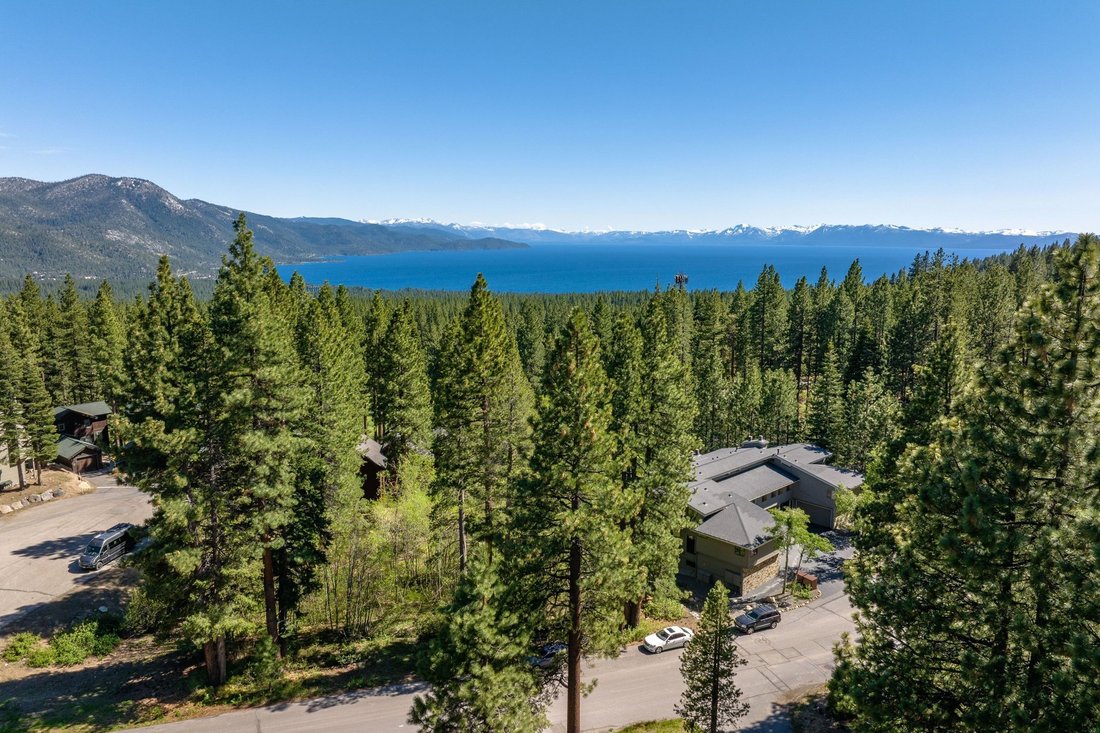Condo in Incline Village, Nevada, United States 3 - 17972639