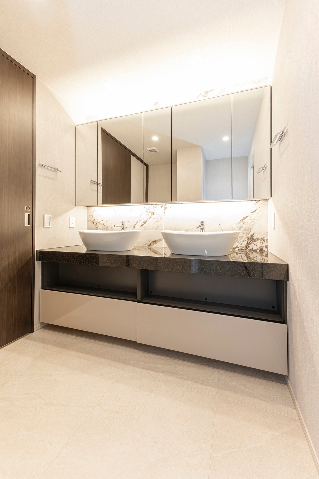 Condo in Osaka, Osaka, Japan 5 - 17972814