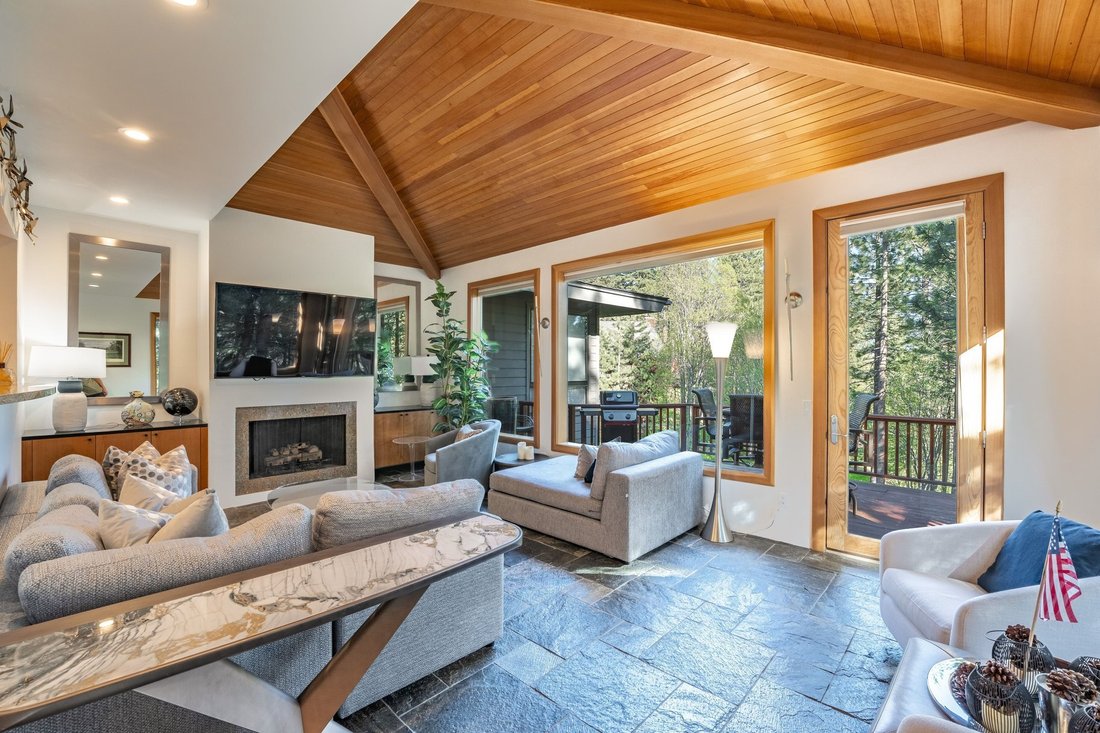 Condo in Incline Village, Nevada, United States 5 - 17972639