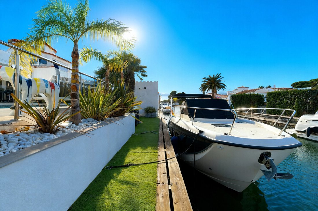 House in Empuriabrava, Catalonia, Spain 2 - 17972645