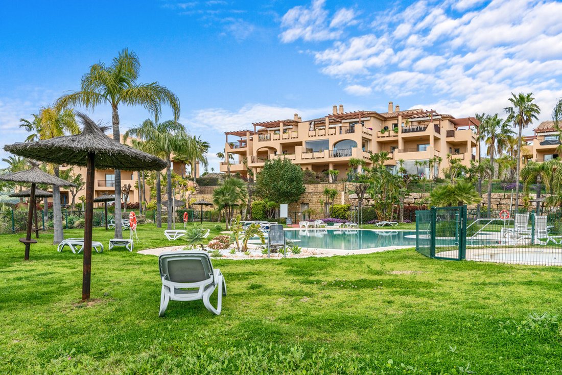 Penthouse in Benahavis, Andalusia, Spain 4 - 17972822