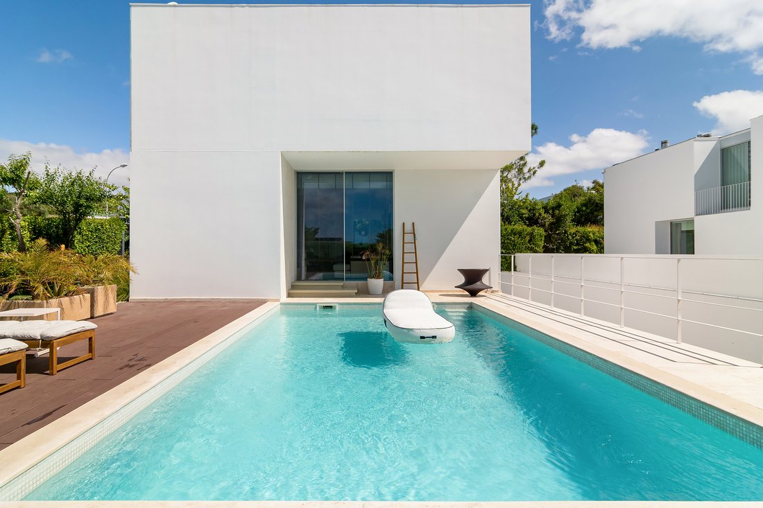 Villa in Carnaxide e Queijas, Lisbon, Portugal 1 - 18000269