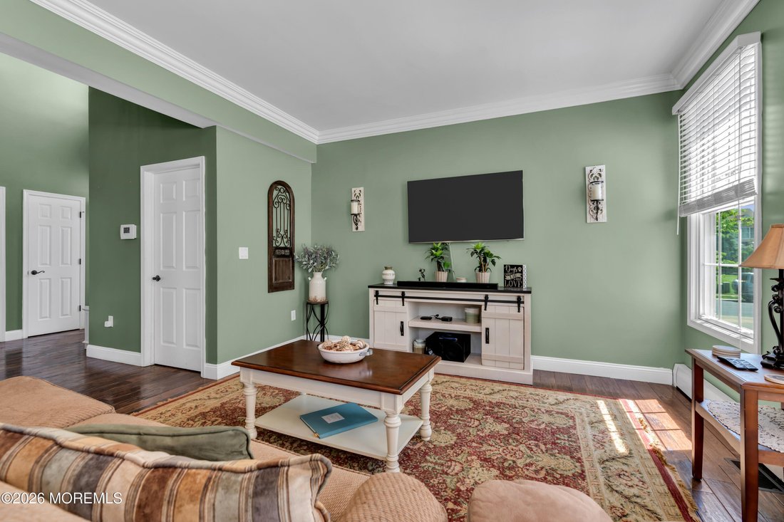 House in Manalapan Township, New Jersey, United States 4 - 17973570