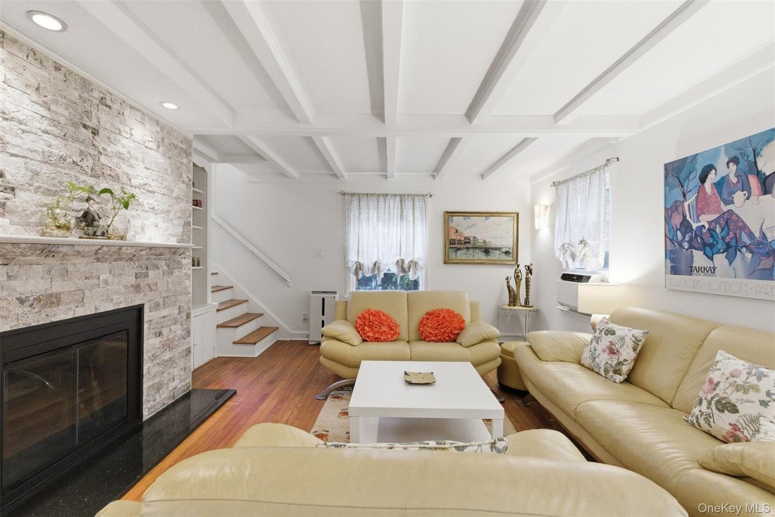 House in Manhasset, New York, United States 2 - 17973661