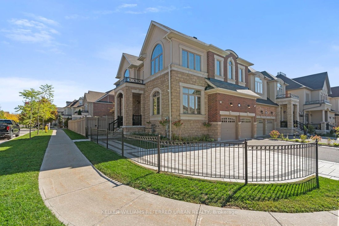 House in Vaughan, Ontario, Canada 2 - 17973725