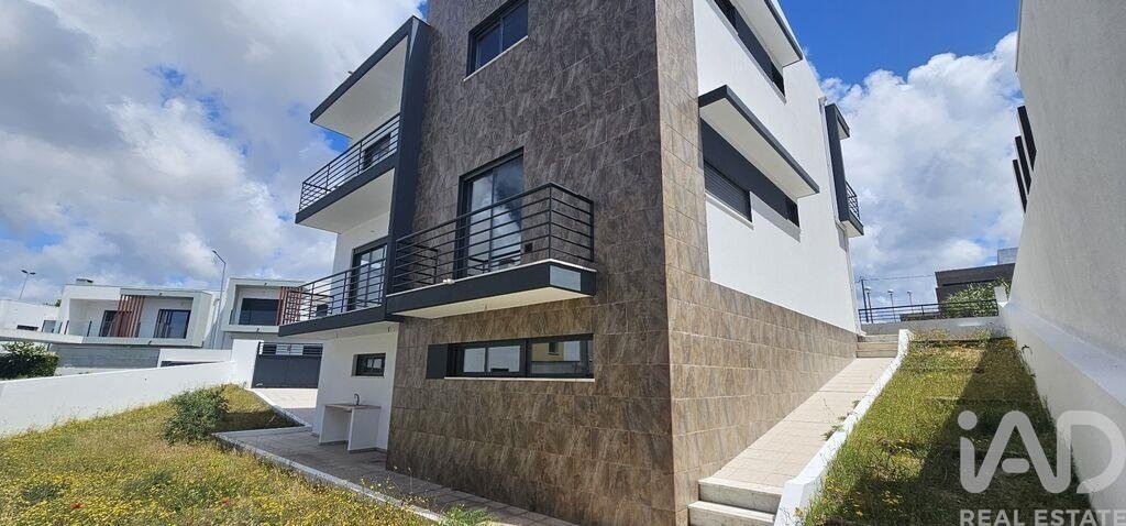 Townhouse in Almada, Cova da Piedade, Pragal e Cacilhas, Setubal, Portugal 2 - 17973704