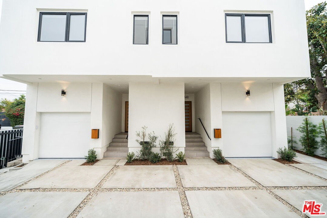 Los Angeles, California, United States 3 - 17973302