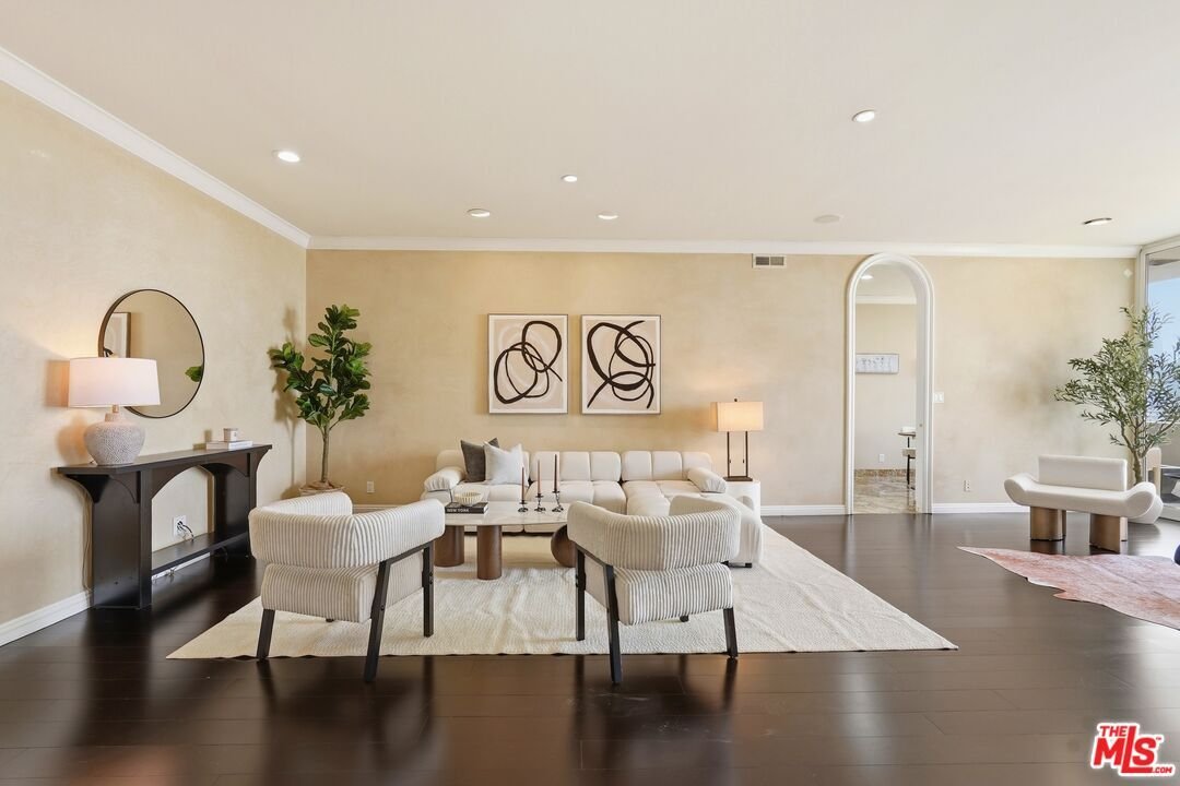 Condo in Los Angeles, California, United States 4 - 17973395