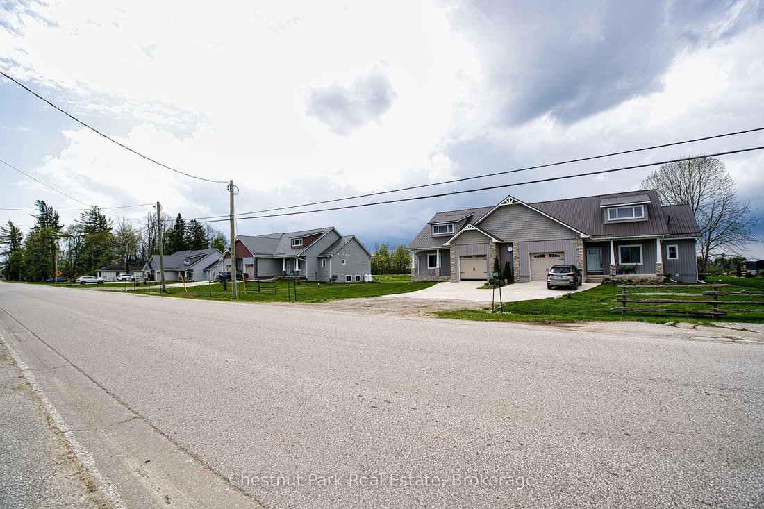 House in Wiarton, Ontario, Canada 5 - 15384965