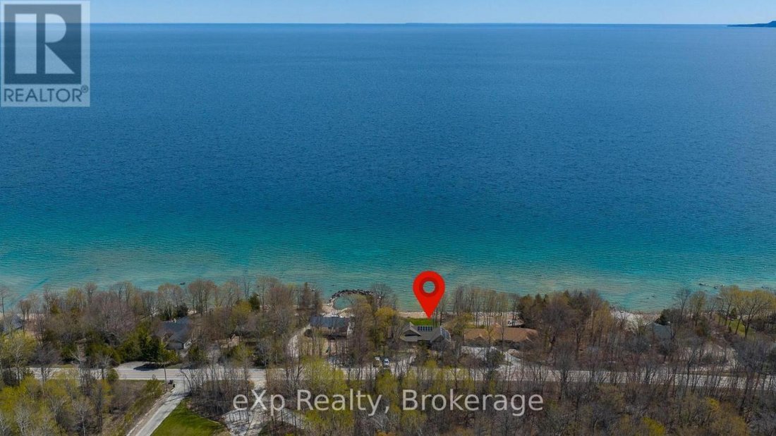 House in Wiarton, Ontario, Canada 2 - 17973069