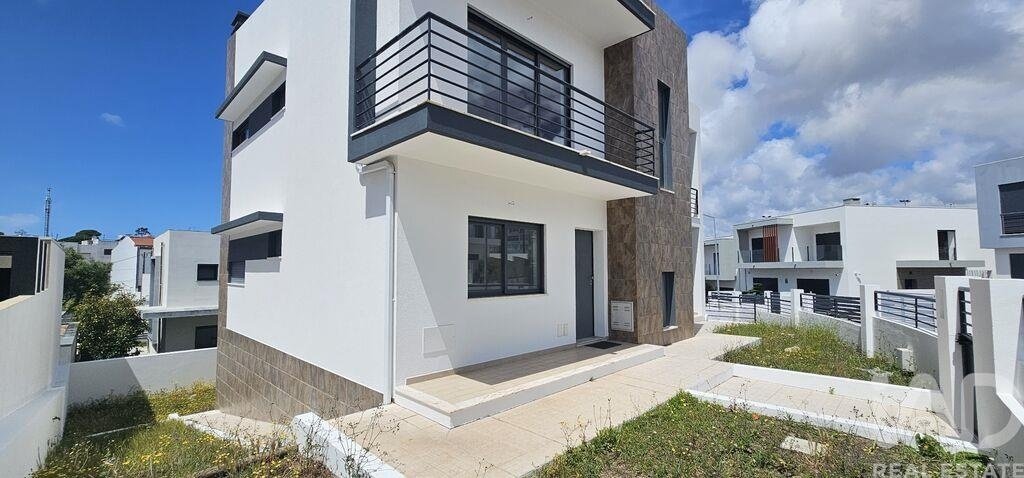 Townhouse in Almada, Cova da Piedade, Pragal e Cacilhas, Setubal, Portugal 1 - 17973704
