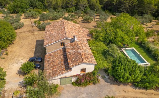 Estate in Cerisaie-Pont d'Aups-Sainte Cile-Beaussaret, Draguignan, France 1