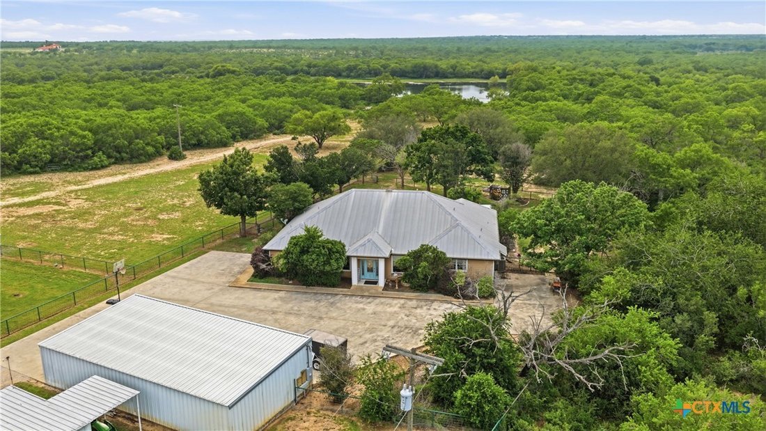 Farm Ranch in Bigfoot, Texas, United States 4 - 17973575