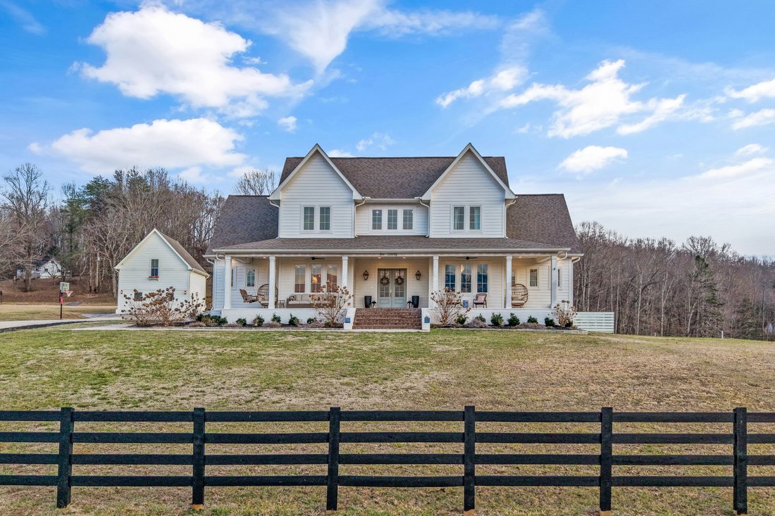 Clinton, Tennessee, United States 5 - 17973530