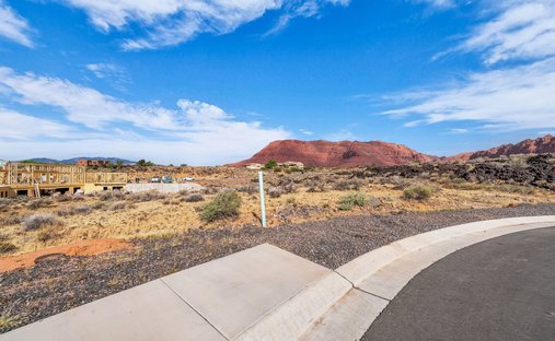 Land in Ivins, Utah, United States 1