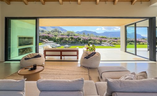 Country House in Steenberg Estate, Southern Suburbs, Cape Town 1