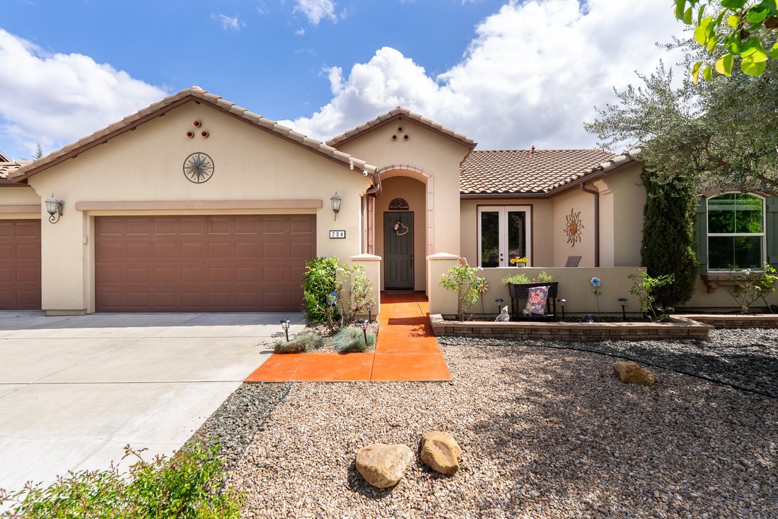 Paso Robles, California, United States 1 - 17974263