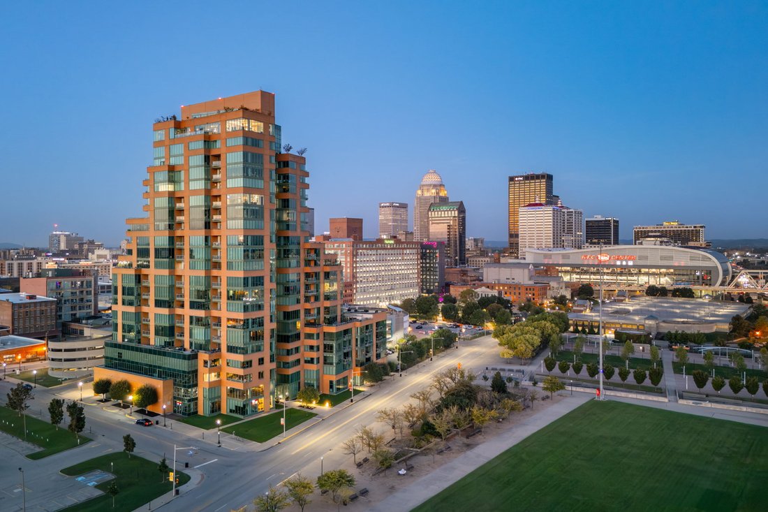 Condo in Watterson Park, Kentucky, United States 2 - 17974137