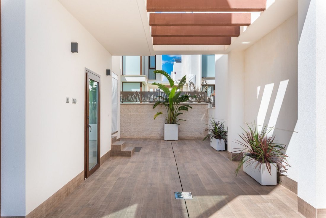 Villa in Los Montesinos, Valencian Community, Spain 5 - 17974202