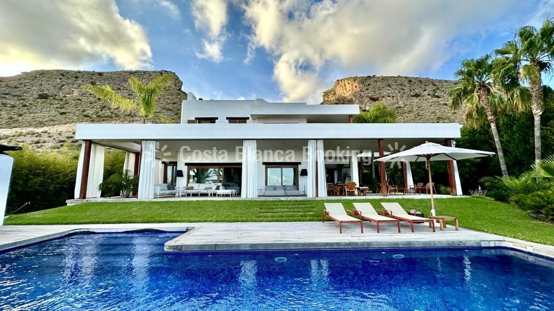 Chalet in Finestrat, Valencian Community, Spain 1 - 17974095
