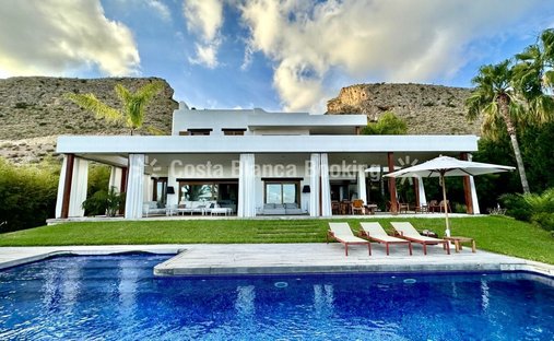 Chalet in Finestrat, Valencian Community, Spain 1
