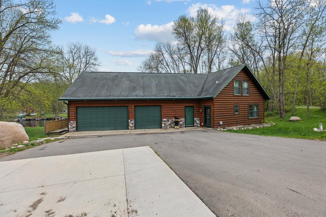 Garrison, Minnesota, United States 4 - 17974262
