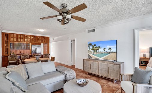 Deerfield Beach, Florida, United States 1