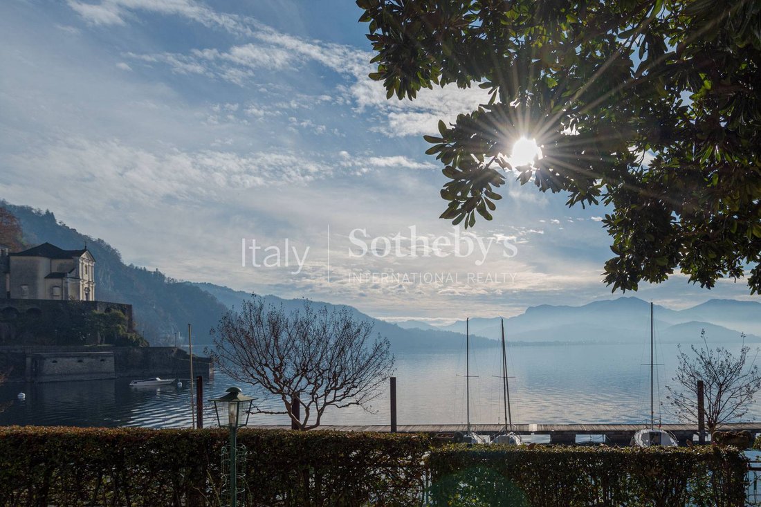 House in Maccagno con Pino e Veddasca, Lombardy, Italy 4 - 17974146
