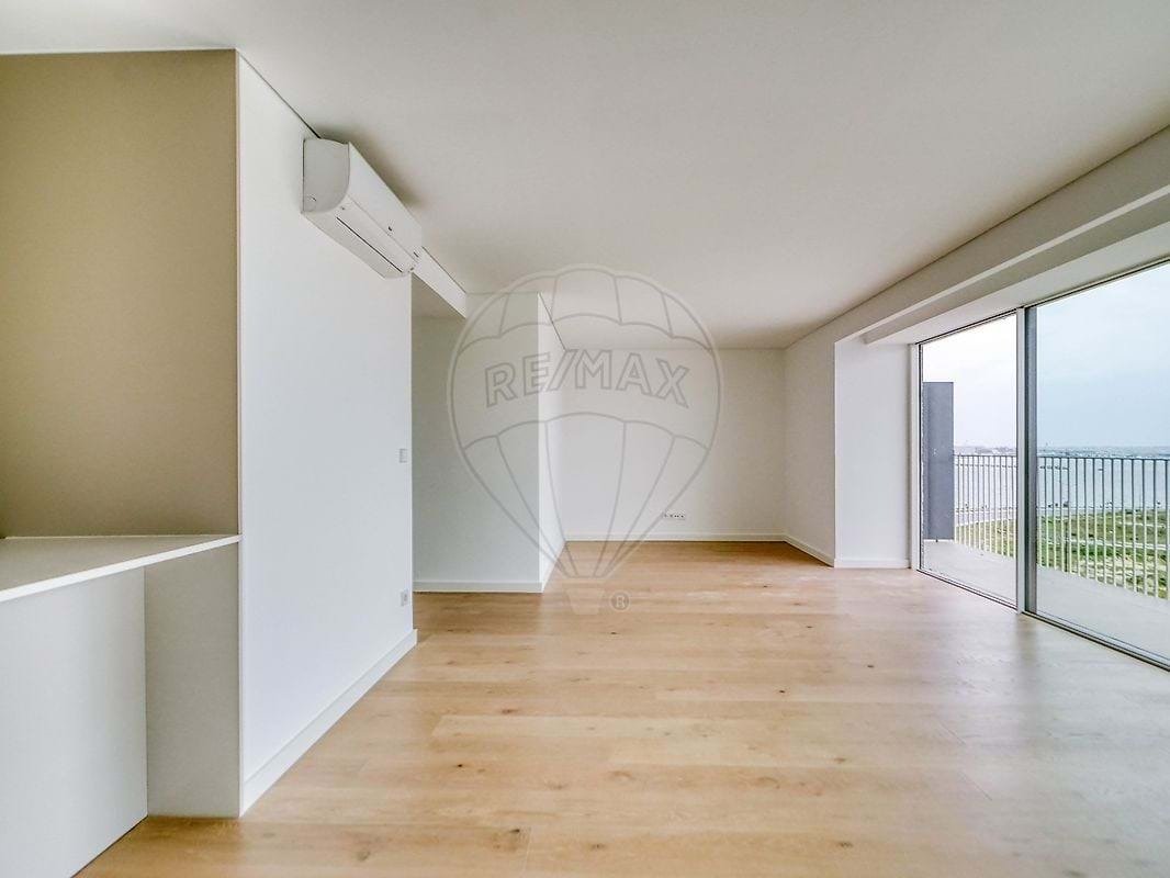Apartment in Alto do Seixalinho, Santo Andre e Verderena, Setubal, Portugal 3 - 17742462