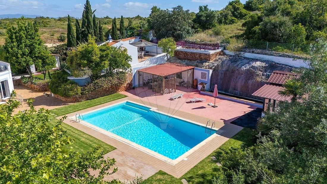 Villa in Ferragudo, Algarve, Portugal 1 - 17974278