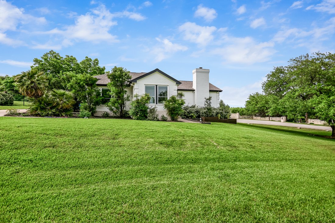 House in The Hills, Texas, United States 2 - 17974311