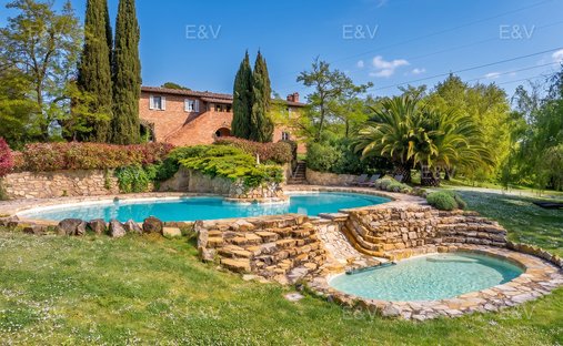 Country House in Castiglione del Lago, Umbria, Italy 1