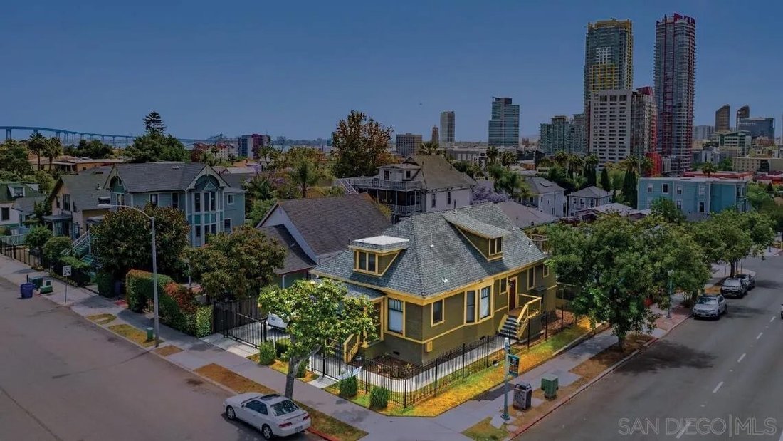 San Diego, California, United States 1 - 17979921