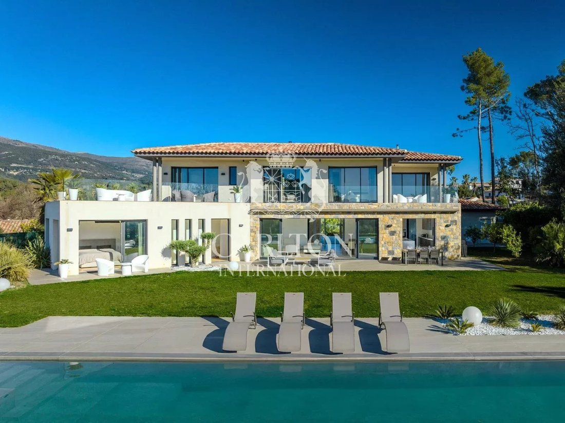 Villa in Nord, Roquefort-les-Pins, France 1 - 17287472
