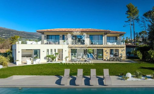 Villa in Nord, Roquefort-les-Pins, France 1