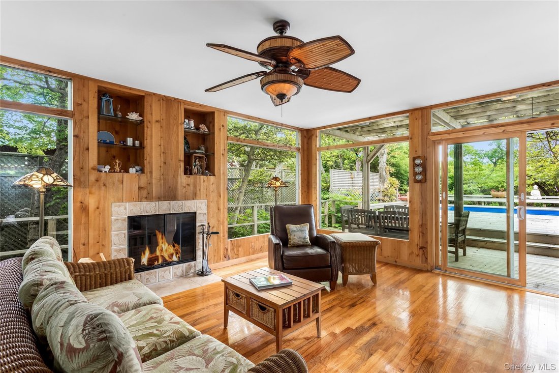 House in Yaphank, New York, United States 3 - 17978360